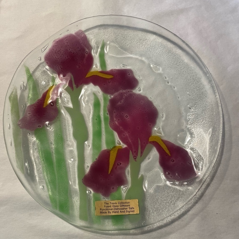 NWT Fused Glass Iris plate Signed - Travis 1988  Approx. 10”